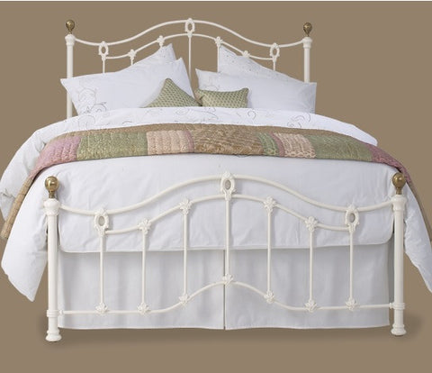 Dakota Bed